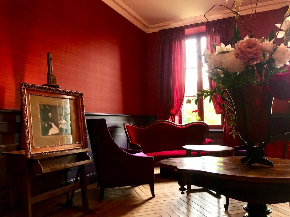 Demeure Saint Louis Historic Manor, City 700M, Parking,A C,Clim,Wifi, Heated Pool, City View Bed & Breakfast 4*