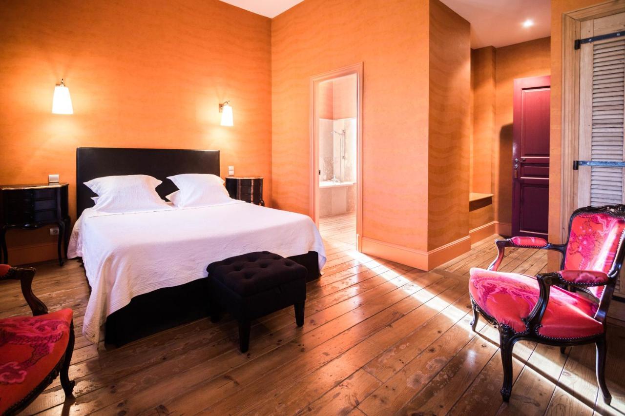 Demeure Saint Louis, Cité 10mn à Pieds, Piscine Chauffée, Clim Ac, Parking Privé 4*