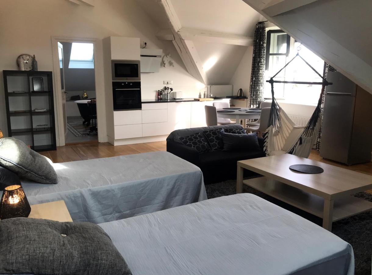 Couette-café Demeure Saint Louis, Cité 10mn à Pieds, Piscine Chauffée, Clim Ac, Parking Privé Carcassonne