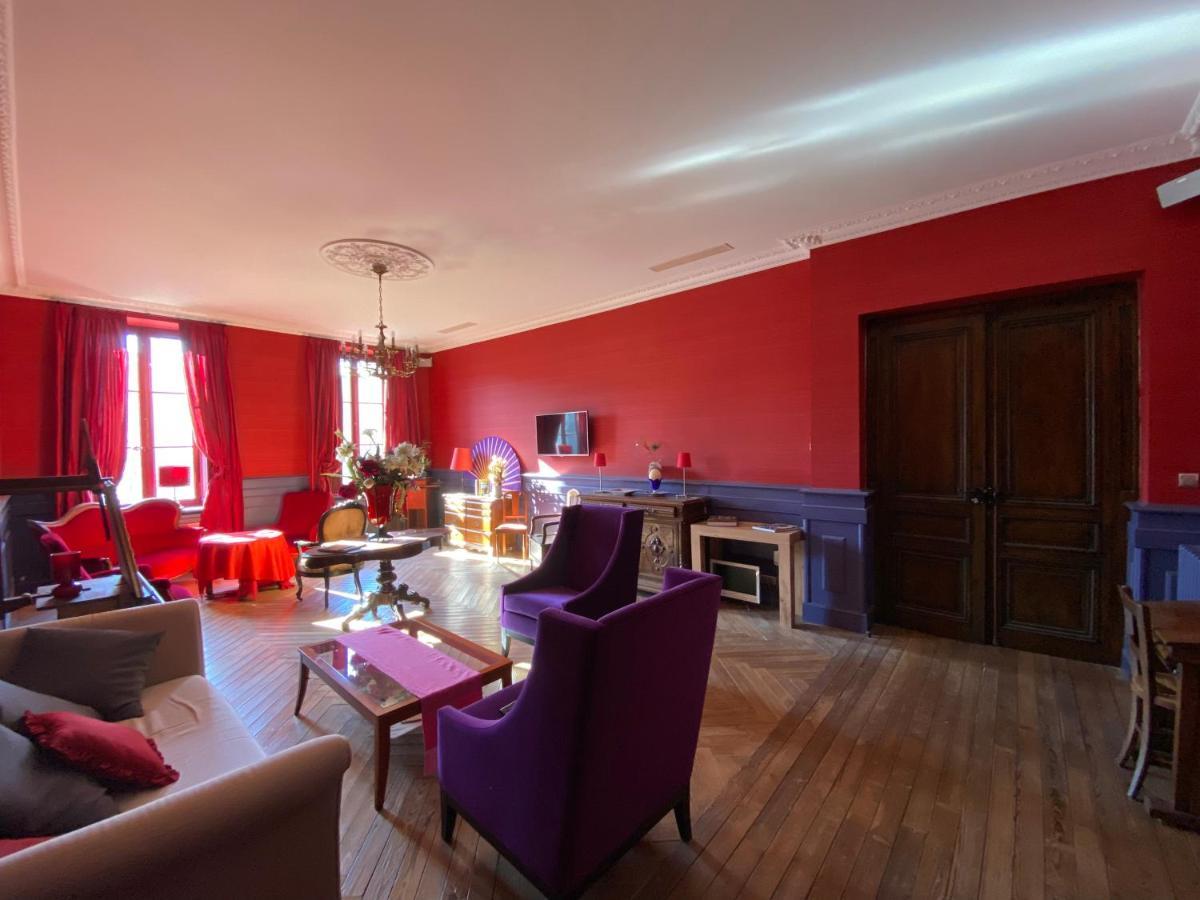 Demeure Saint Louis Historic Manor, City 700M, Parking,A C,Clim,Wifi, Heated Pool, City View 4*