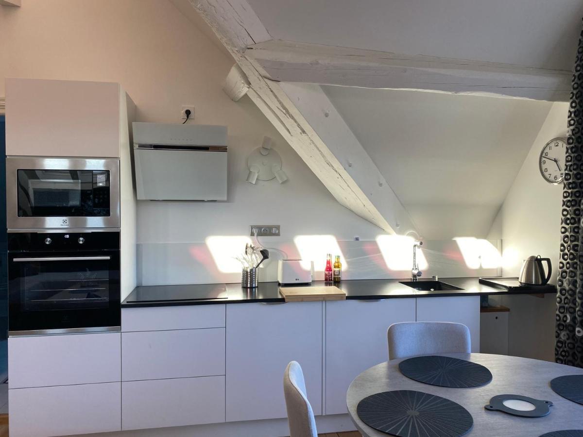 Bed & Breakfast Demeure Saint Louis Historic Manor, City 700M, Parking,A C,Clim,Wifi, Heated Pool, City View 4*