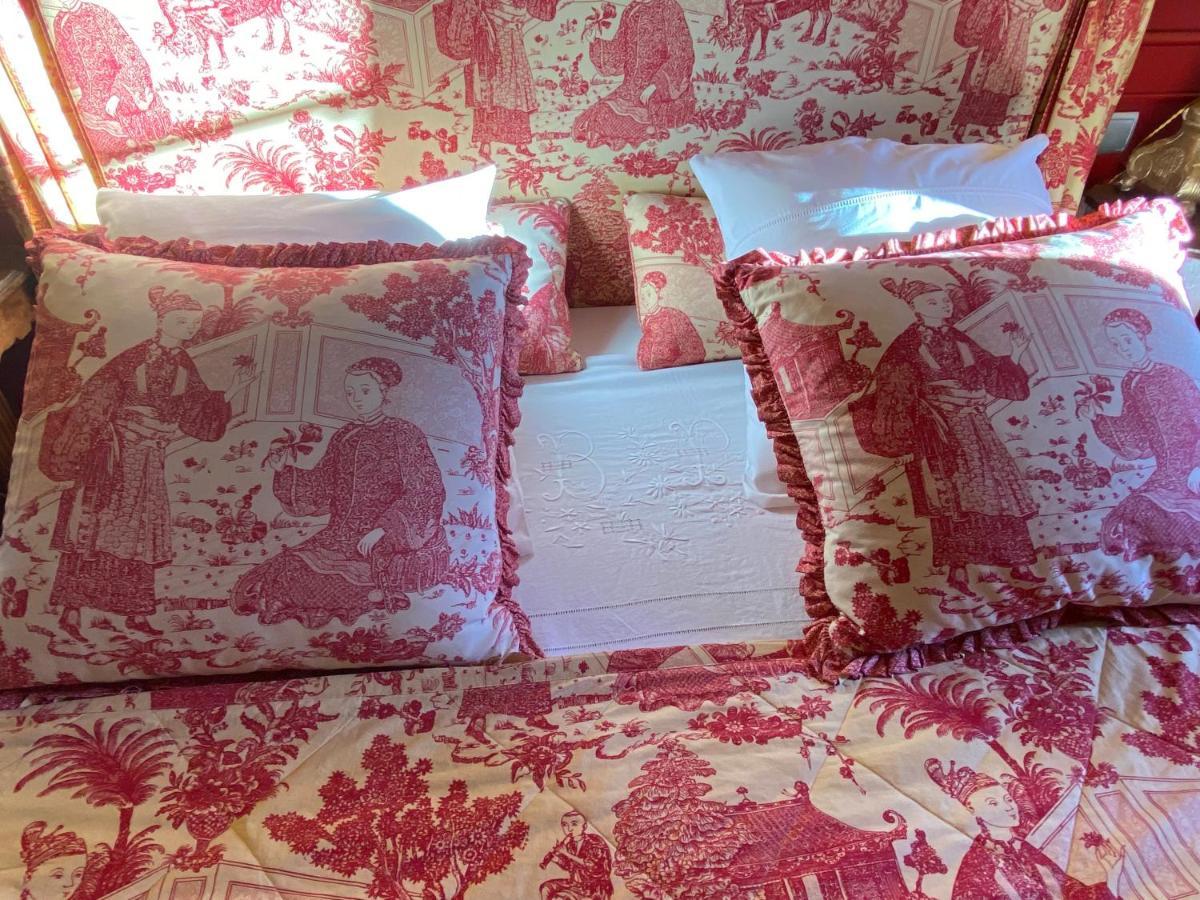 Bed & Breakfast Demeure Saint Louis Historic Manor, City 700M, Parking,A C,Clim,Wifi, Heated Pool, City View Carcassonne