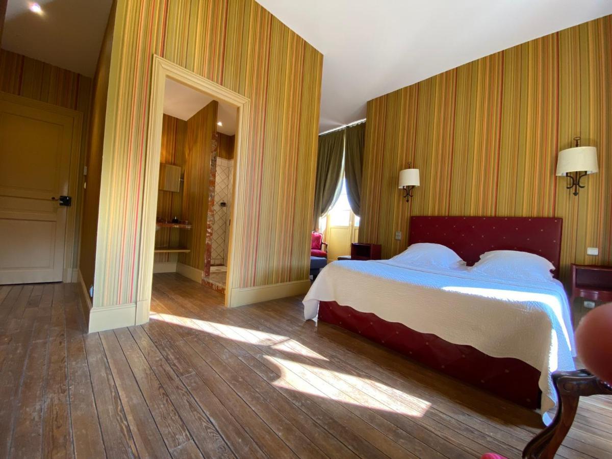 Demeure Saint Louis, Cité 10mn à Pieds, Piscine Chauffée, Clim Ac, Parking Privé