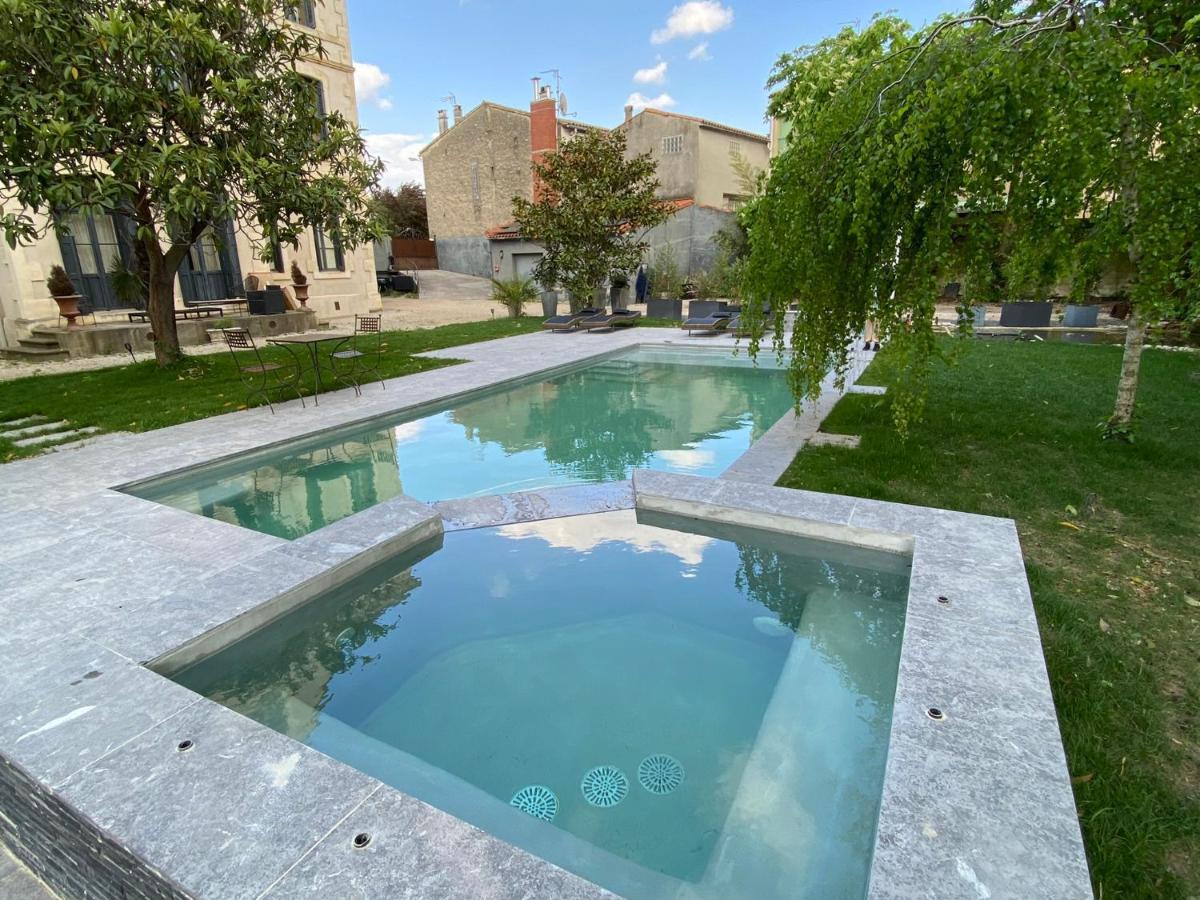 Demeure Saint Louis, Cité 10mn à Pieds, Piscine Chauffée, Clim Ac, Parking Privé Couette-café 4*