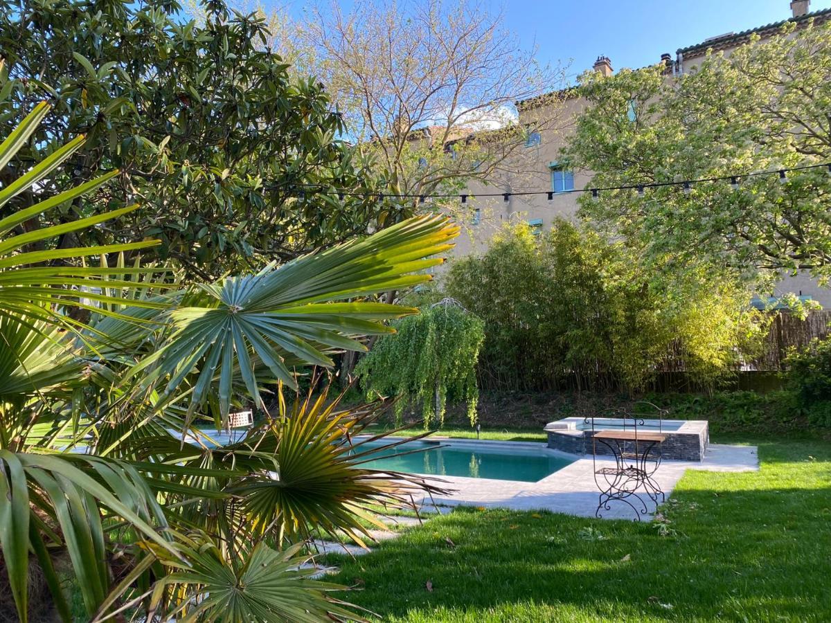 Bed & Breakfast Demeure Saint Louis Historic Manor, City 700M, Parking,A C,Clim,Wifi, Heated Pool, City View Carcassonne
