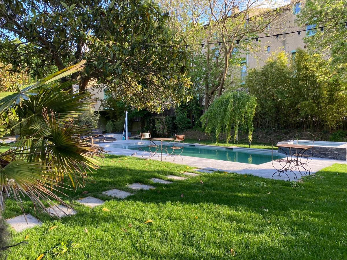 Couette-café Demeure Saint Louis, Cité 10mn à Pieds, Piscine Chauffée, Clim Ac, Parking Privé Carcassonne