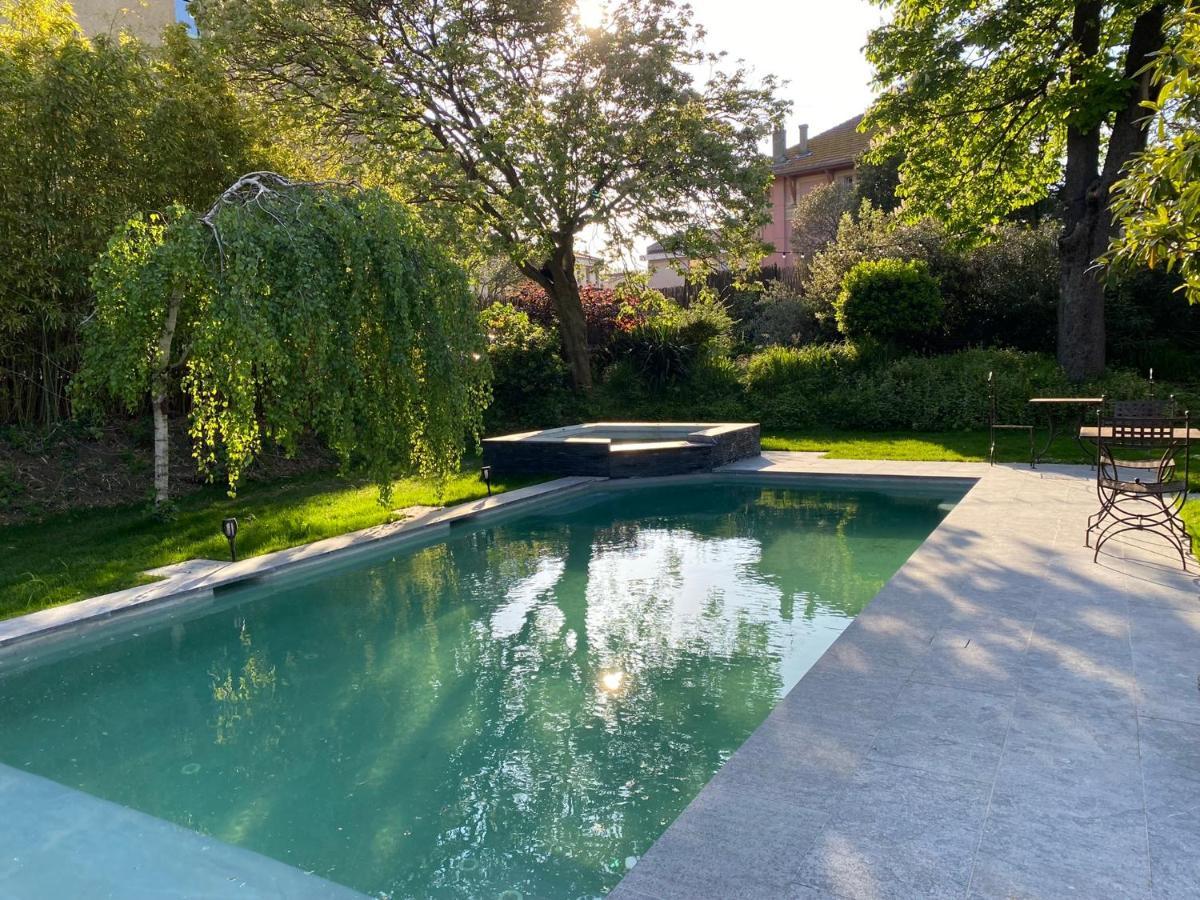 Bed & Breakfast Demeure Saint Louis Historic Manor, 700m, Parking,a C,clim,wifi, Heated Pool, View 4*